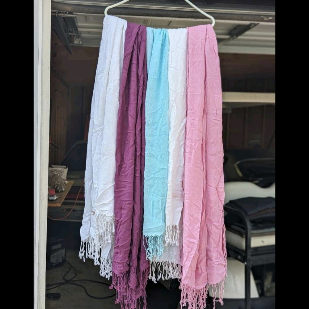 (Lot of 5) lightweight fringed scarves